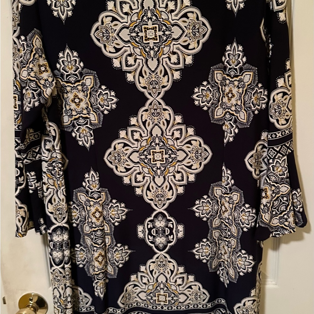 Elegant Blue and White Patterned Women's Dress